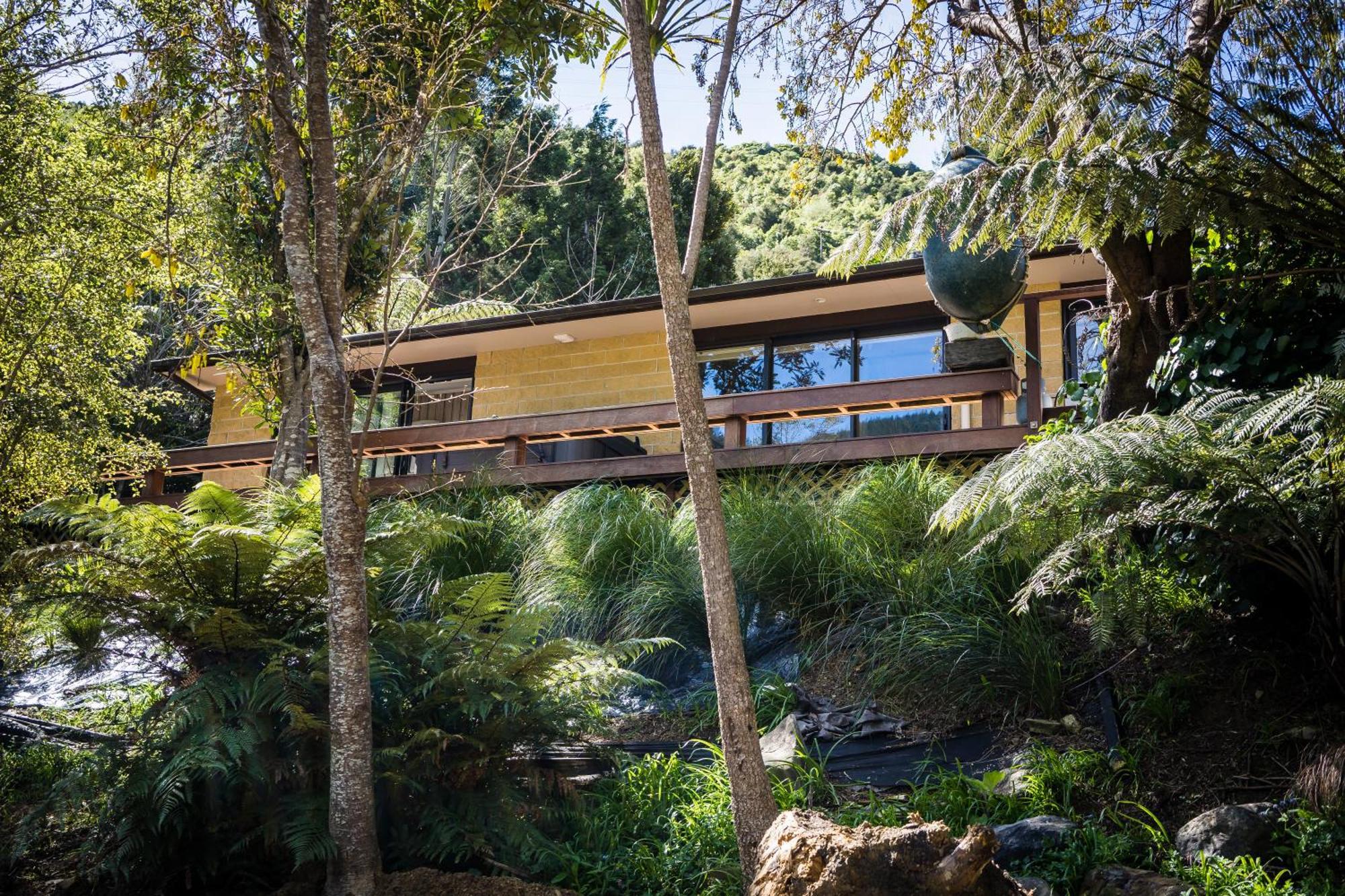 Maitai Whare Iti - Adventure Cabins & House Нельсон Экстерьер фото